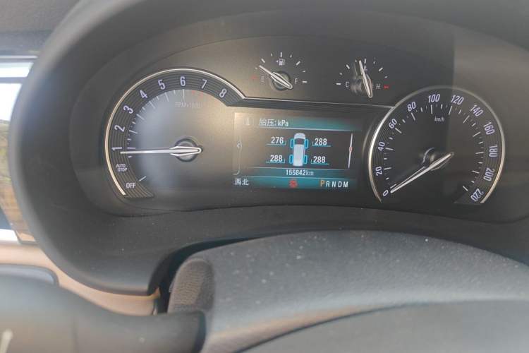 Used Buick GL8 2017 ES 28T Premium Version China V Standard Odometer Close Up