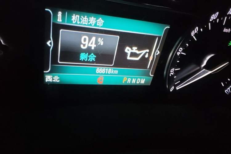 Used Buick GL8 2017 ES 28T Luxury Model China V Standard Odometer Close Up