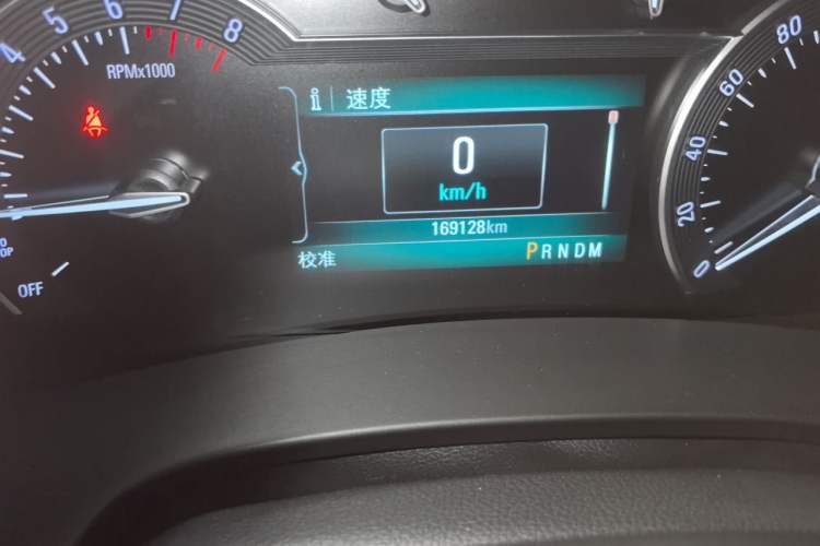 Used Buick GL8 2017 ES 28T Luxury Model China V Standard Odometer Close Up