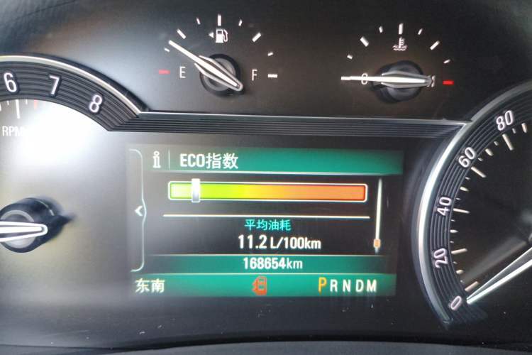 Used Buick GL8 2017 ES 28T Luxury Model China V Standard Odometer Close Up