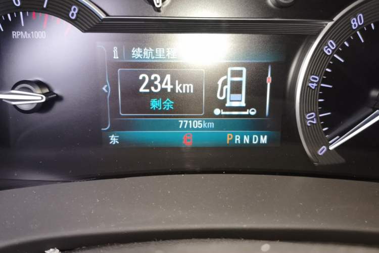Used Buick GL8 2017 ES 28T Luxury Model China V Standard Odometer Close Up