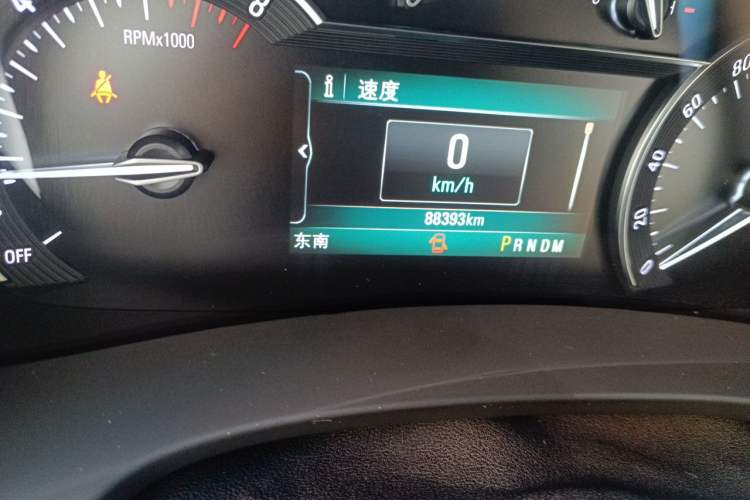 Used Buick GL8 2017 ES 28T Luxury Model China V Standard Odometer Close Up