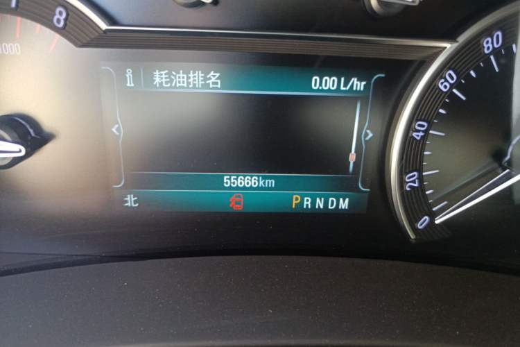 Used Buick GL8 2017 ES 28T Luxury Model China V Standard Odometer Close Up