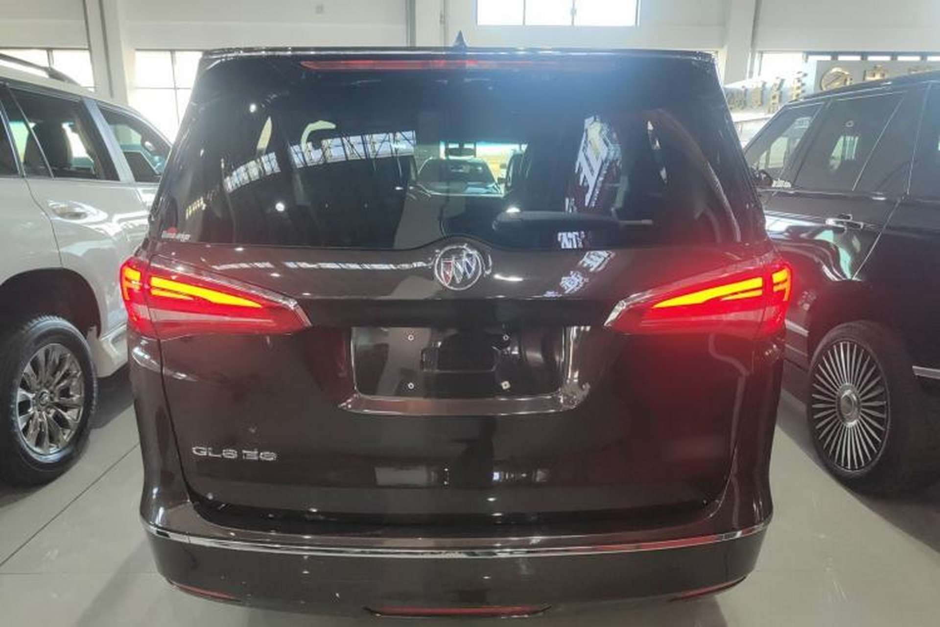 Used Buick GL8 2017 ES 28T Premium Version China V Standard Rear
