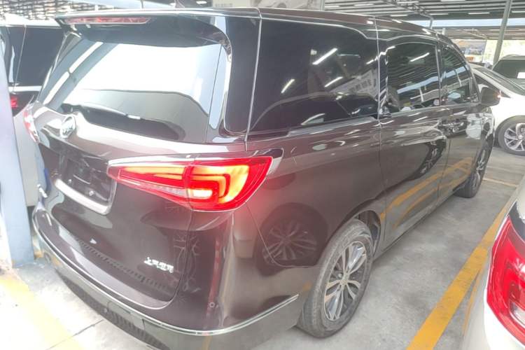 Used Buick GL8 2017 ES 28T Luxury Model China V Standard Rear Right 45 Deg