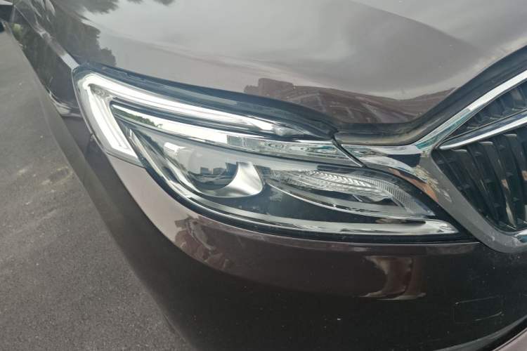 Used Buick GL8 2017 ES 28T Comfort Model China V Standard Right Front Headlight