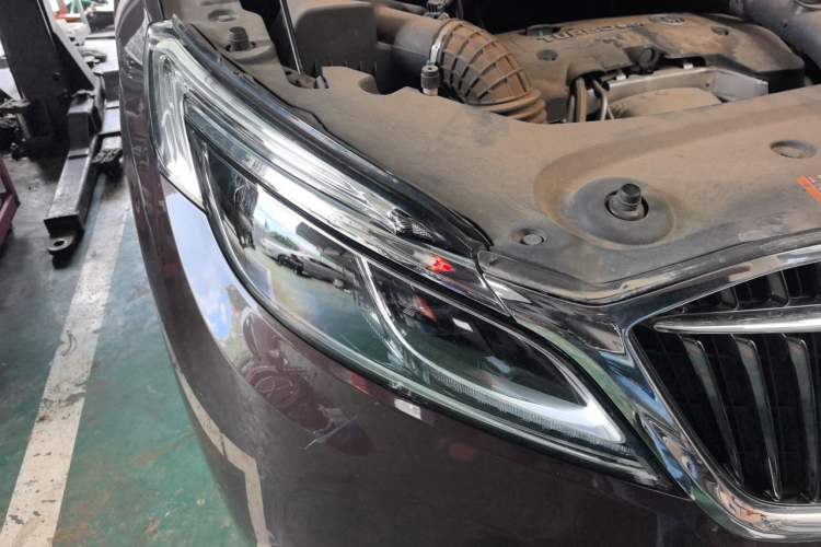 Used Buick GL8 2017 ES 28T Luxury Model China V Standard Right Front Headlight