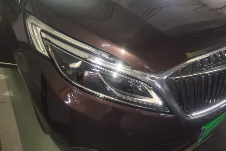 Used Buick GL8 2017 ES 28T Flagship Model China V Standard Right Front Headlight