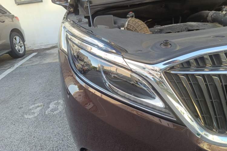 Used Buick GL8 2017 ES 28T Luxury Model China V Standard Right Front Headlight