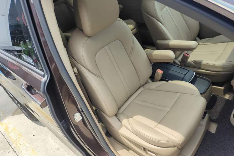 Used Buick GL8 2017 ES 28T Luxury Model China V Standard Right Front Seat