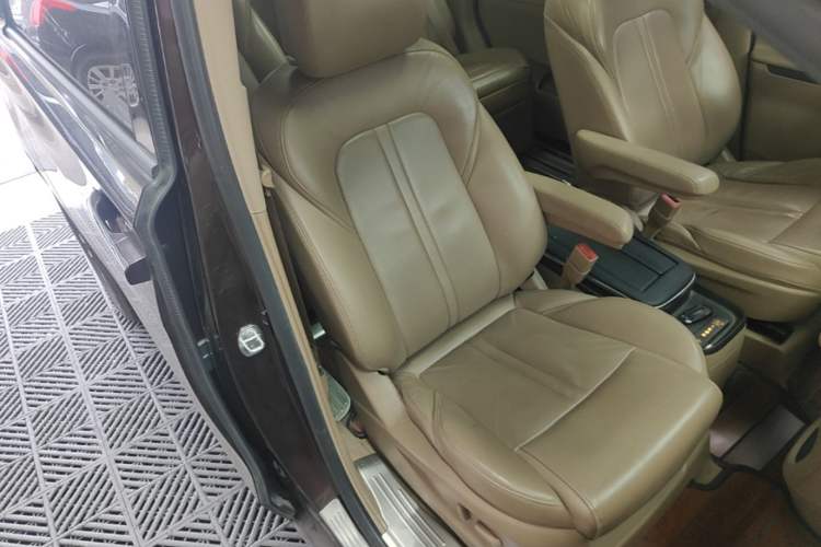 Used Buick GL8 2017 ES 28T Luxury Model China V Standard Right Front Seat