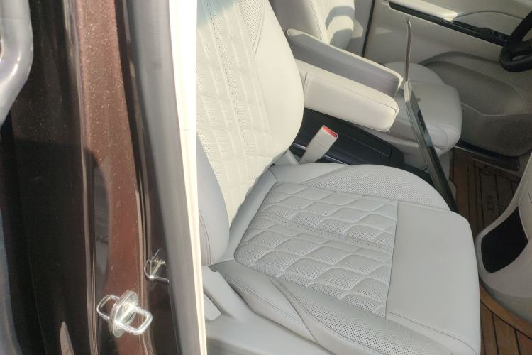 Used Buick GL8 2017 ES 28T Comfort Model China V Standard Right Front Seat