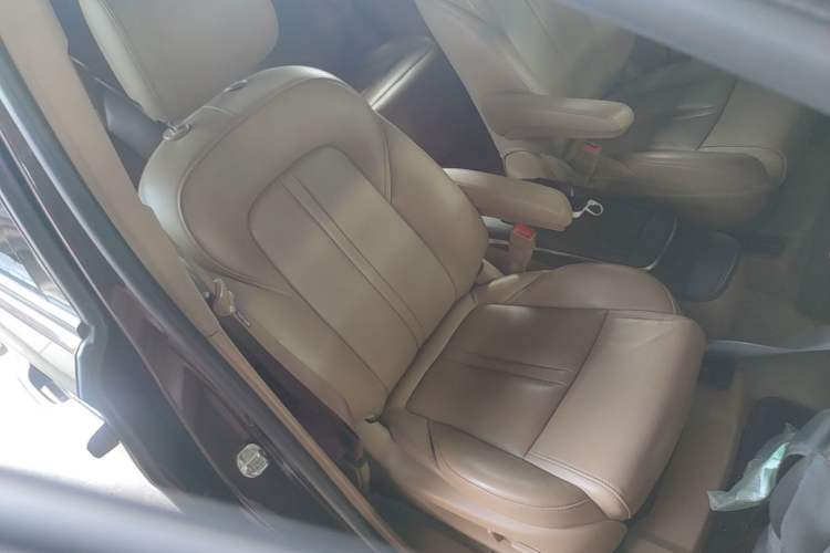 Used Buick GL8 2017 ES 28T Luxury Model China V Standard Right Front Seat