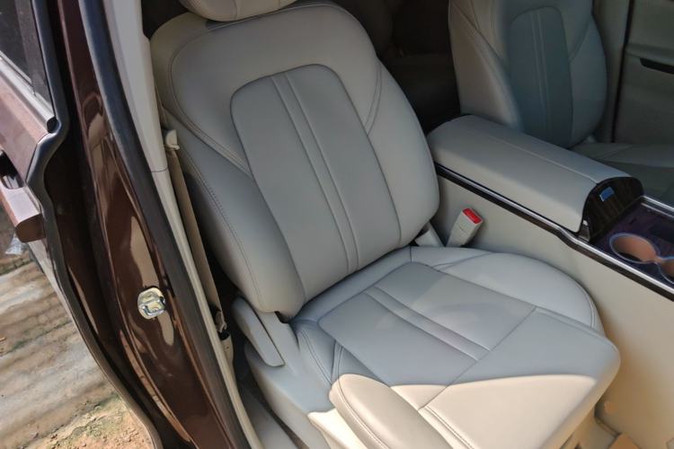 Used Buick GL8 2017 ES 28T Comfort Model China V Standard Right Front Seat