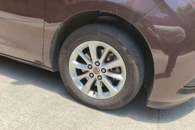 Used Buick GL8 2017 ES 28T Premium Version China V Standard Right Front Wheel Hub
