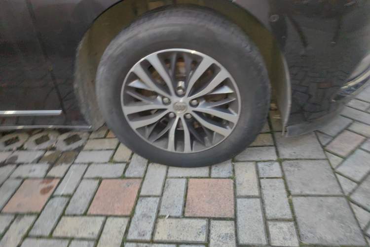 Used Buick GL8 2017 ES 28T Flagship Model China V Standard Right Front Wheel Hub