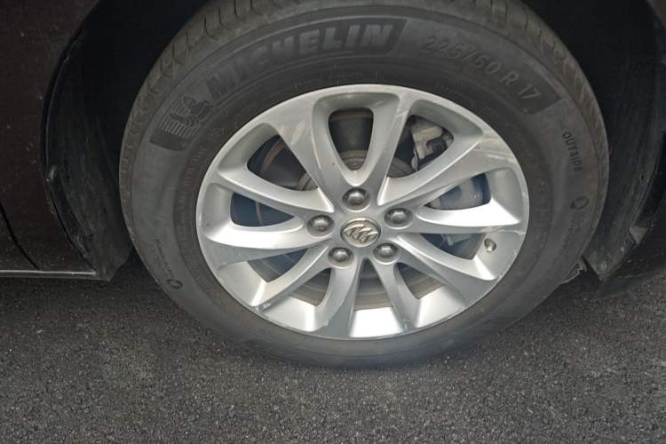 Used Buick GL8 2017 ES 28T Comfort Model China V Standard Right Front Wheel Hub