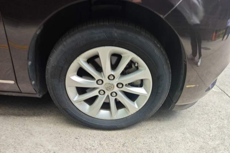 Used Buick GL8 2017 ES 28T Comfort Model China V Standard Right Front Wheel Hub