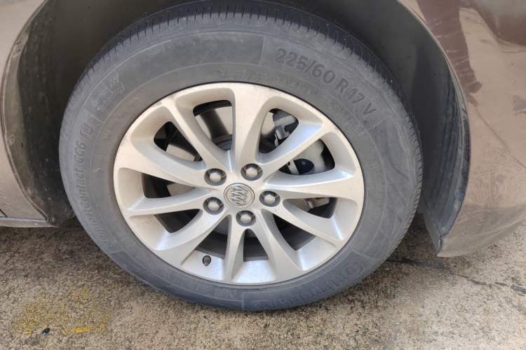Used Buick GL8 2017 ES 28T Premium Version China V Standard Right Front Wheel Hub