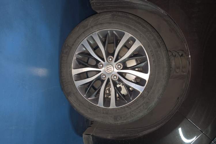 Used Buick GL8 2017 ES 28T Luxury Model China V Standard Right Front Wheel Hub