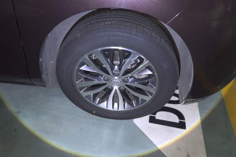 Used Buick GL8 2017 ES 28T Luxury Model China V Standard Right Front Wheel Hub