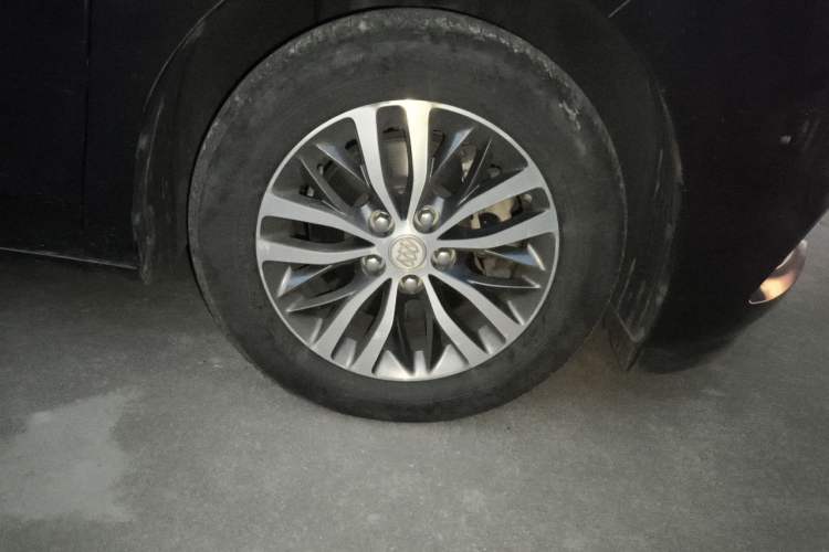 Used Buick GL8 2017 ES 28T Luxury Model China V Standard Right Front Wheel Hub