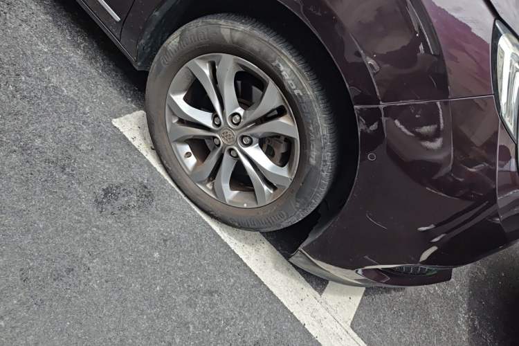 Used Buick GL8 2017 28T Avenir Avia National Emission Standard V Right Front Wheel Hub