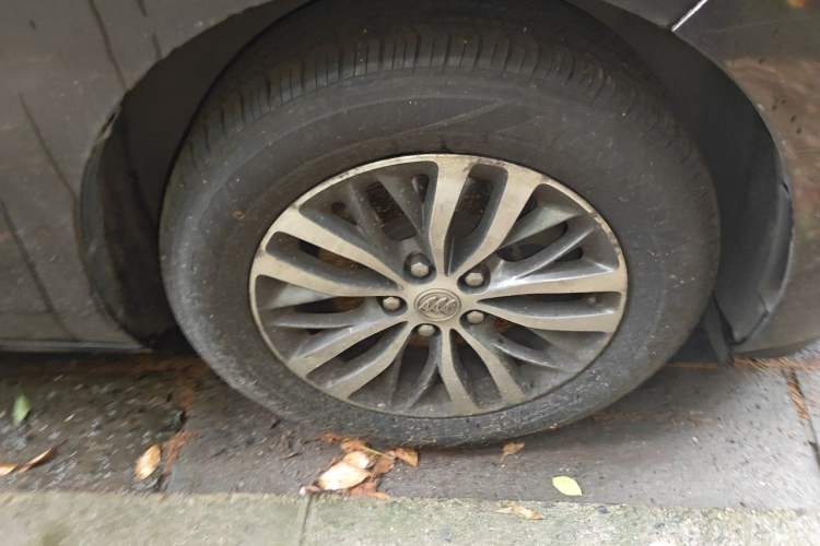 Used Buick GL8 2017 ES 28T Luxury Model China V Standard Right Front Wheel Hub