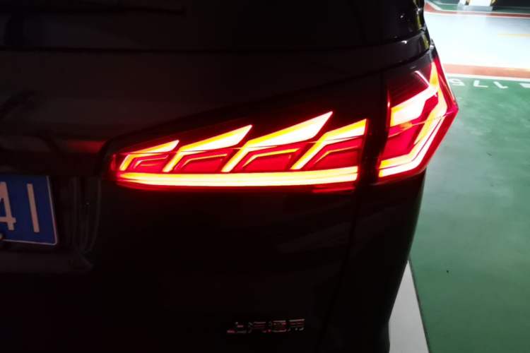 Used Buick GL8 2017 ES 28T Flagship Model China V Standard Right Rear Taillight