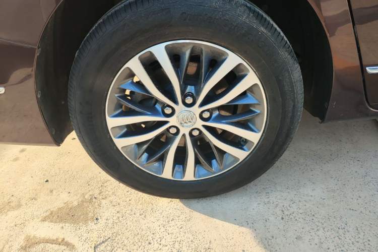 Used Buick GL8 2017 ES 28T Flagship Model China V Standard Right Rear Wheel Hub