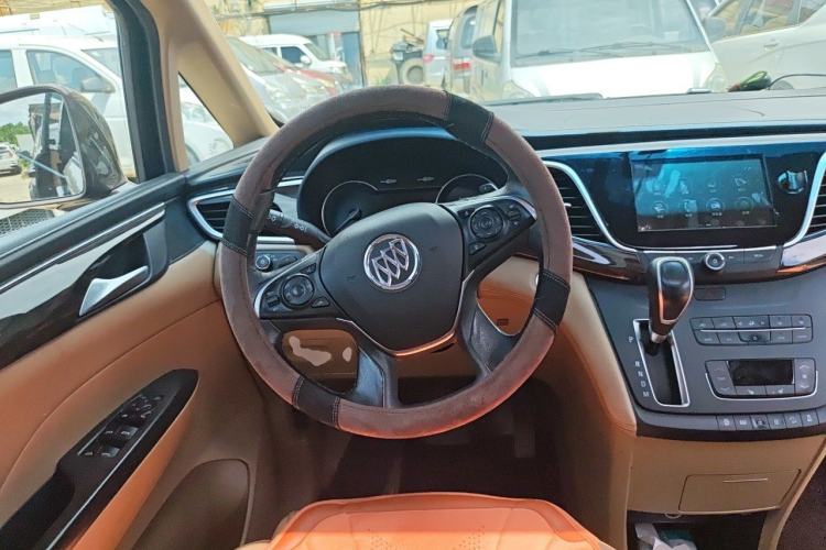 Used Buick GL8 2017 ES 28T Premium Version China V Standard Steering Wheel