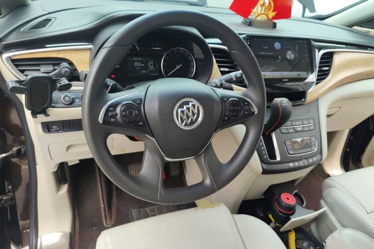 Used Buick GL8 2017 ES 28T Comfort Model China V Standard Steering Wheel