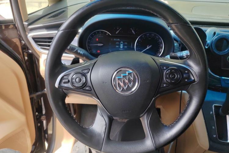 Used Buick GL8 2017 ES 28T Premium Version China V Standard Steering Wheel