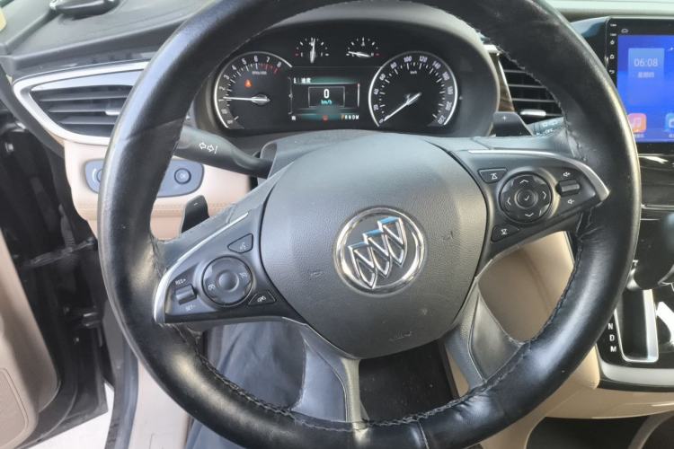 Used Buick GL8 2017 ES 28T Luxury Model China V Standard Steering Wheel