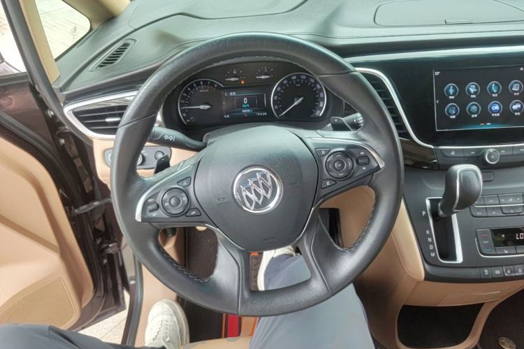 Used Buick GL8 2017 ES 28T Premium Version China V Standard Steering Wheel