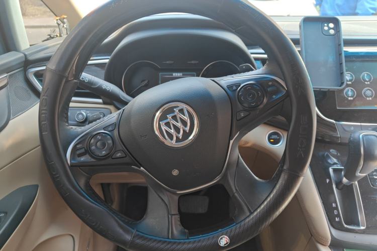 Used Buick GL8 2017 ES 28T Flagship Model China V Standard Steering Wheel