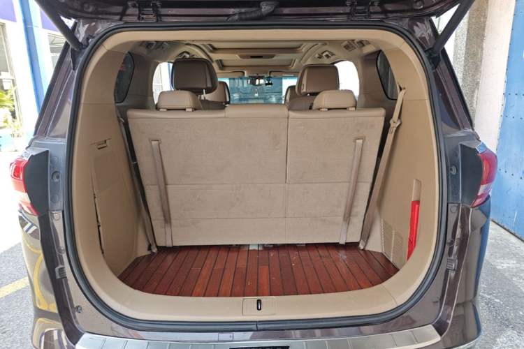 Used Buick GL8 2017 ES 28T Luxury Model China V Standard Trunk