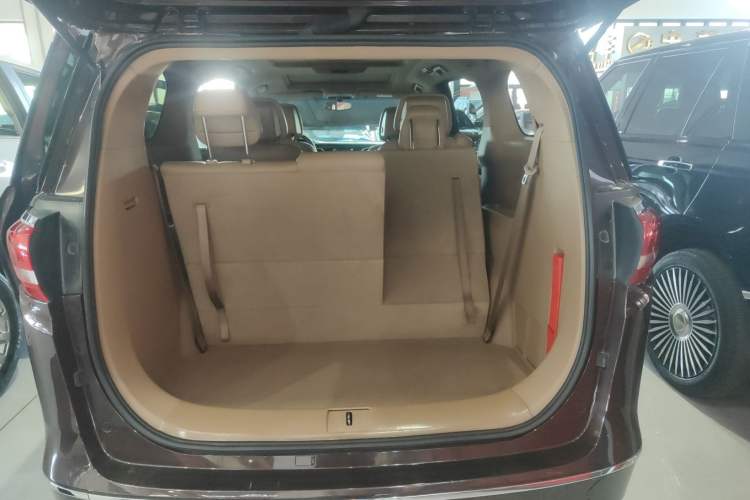 Used Buick GL8 2017 ES 28T Premium Version China V Standard Trunk