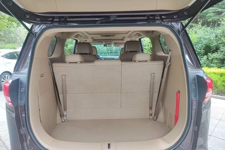Used Buick GL8 2017 ES 28T Premium Version China V Standard Trunk