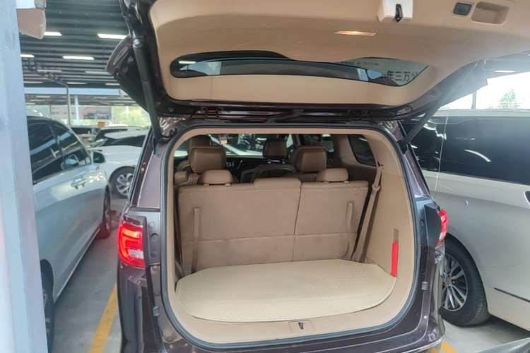 Used Buick GL8 2017 ES 28T Luxury Model China V Standard Trunk