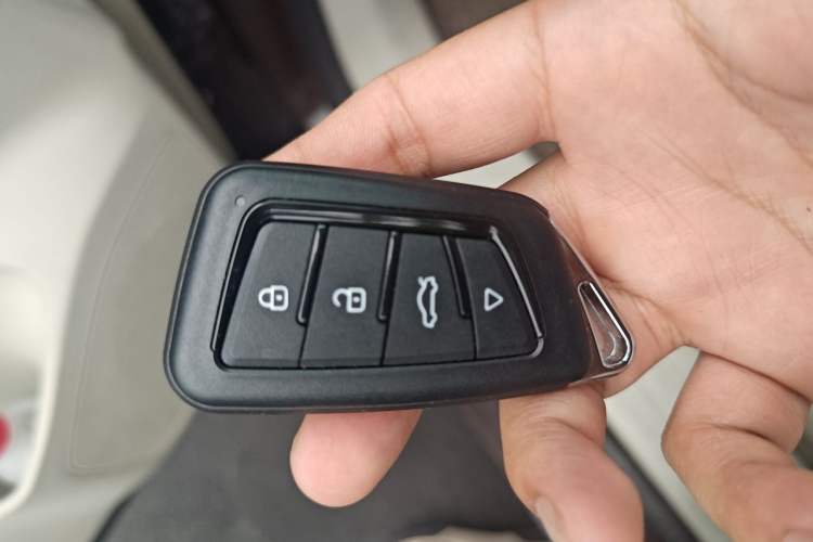 Used Buick GL8 2017 ES 28T Comfort Model China V Standard Vehicle Key