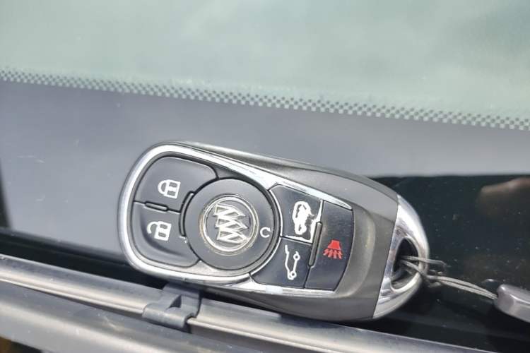 Used Buick GL8 2017 ES 28T Luxury Model China V Standard Vehicle Key