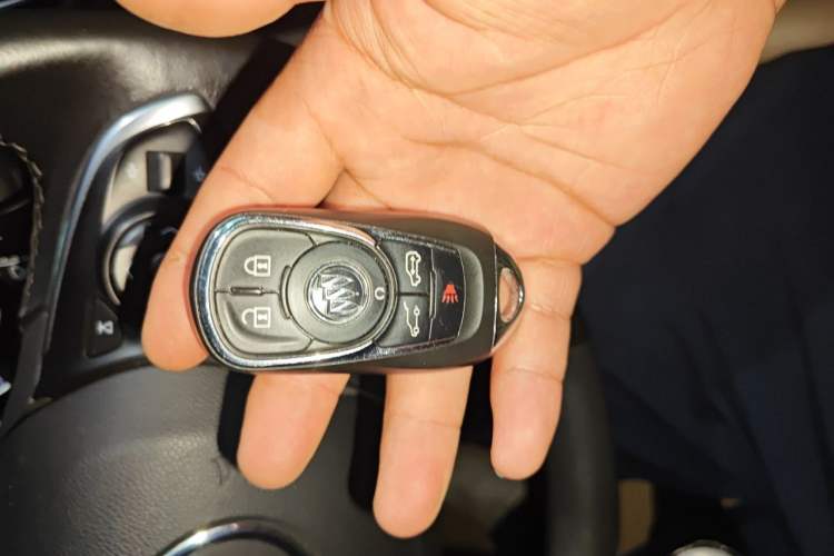 Used Buick GL8 2017 ES 28T Flagship Model China V Standard Vehicle Key