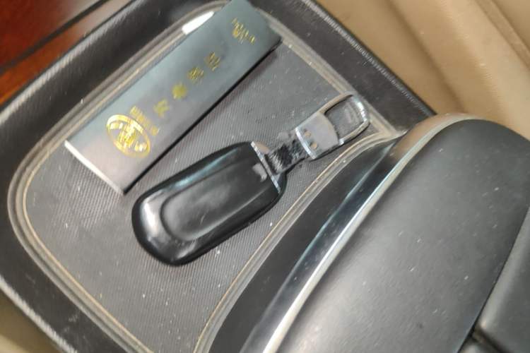 Used Buick GL8 2017 ES 28T Luxury Model China V Standard Vehicle Key