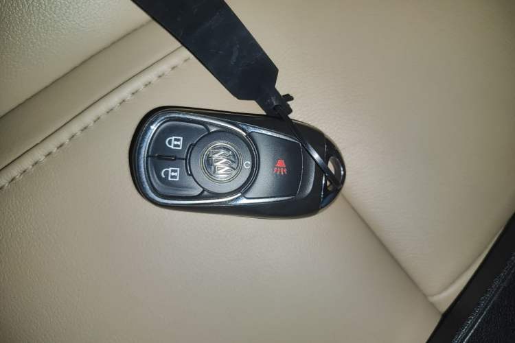 Used Buick GL8 2017 ES 28T Premium Version China V Standard Vehicle Key