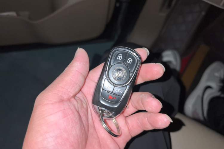 Used Buick GL8 2017 ES 28T Luxury Model China V Standard Vehicle Key