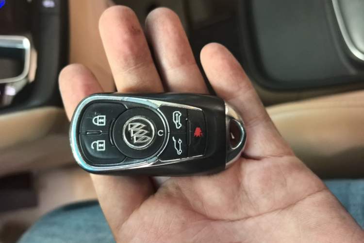 Used Buick GL8 2017 ES 28T Luxury Model China V Standard Vehicle Key