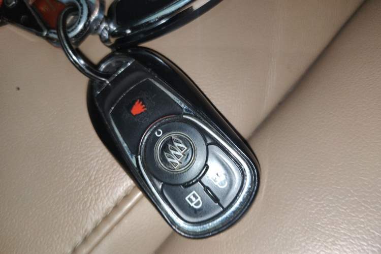 Used Buick GL8 2017 ES 28T Premium Version China V Standard Vehicle Key
