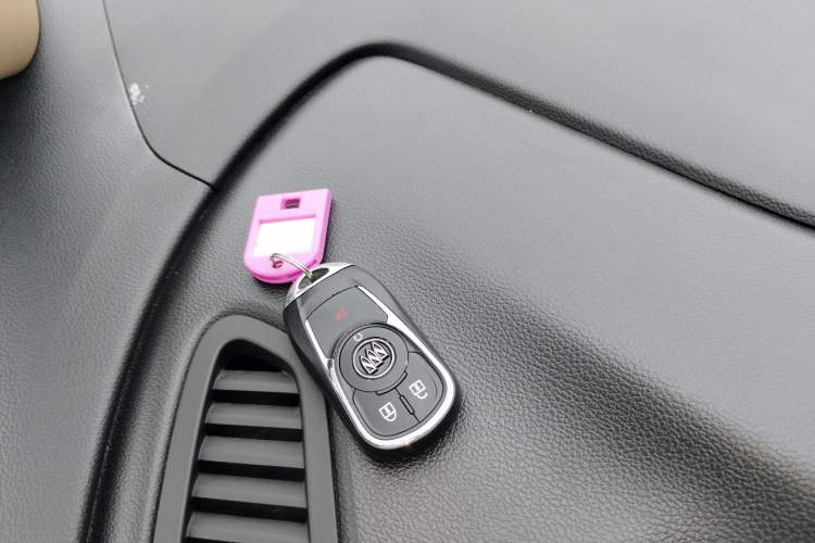 Used Buick GL8 2017 ES 28T Premium Version China V Standard Vehicle Key
