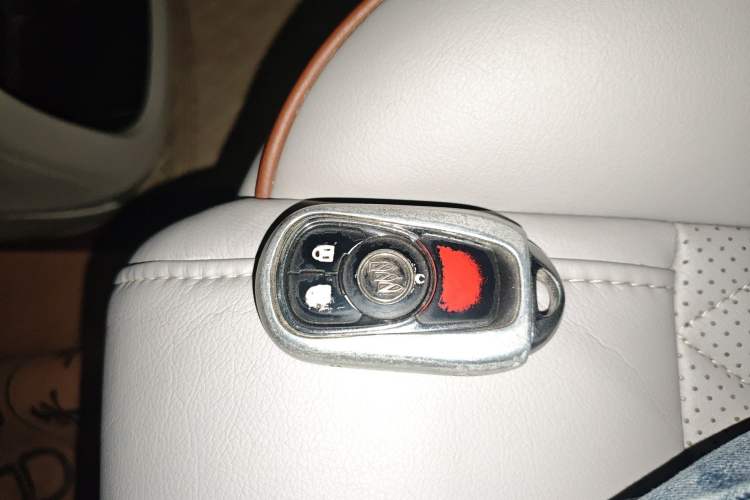 Used Buick GL8 2017 ES 28T Comfort Model China V Standard Vehicle Key